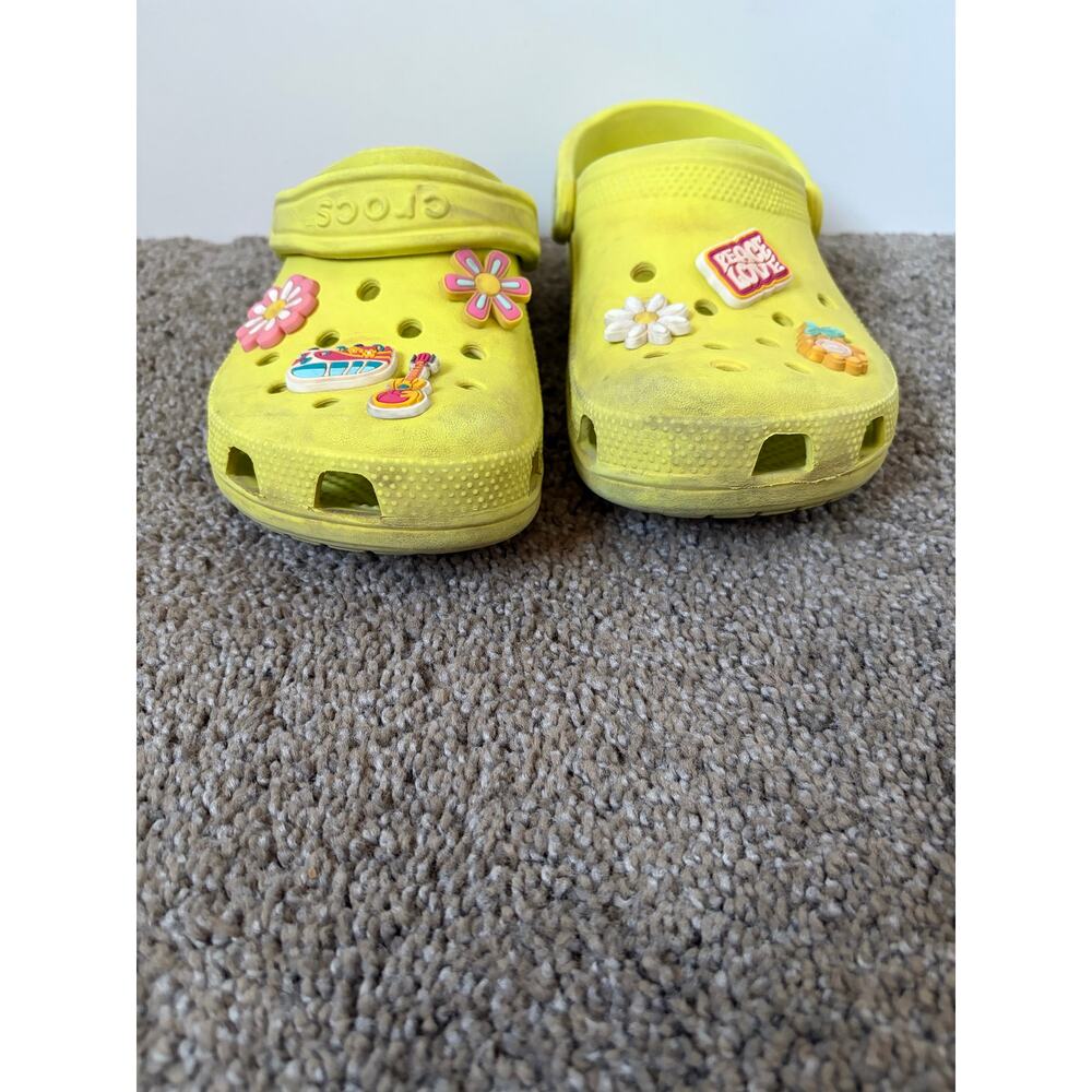Yellow Crocs Sandals with Charms- Size Women's 6 - Picture 4 of 5
